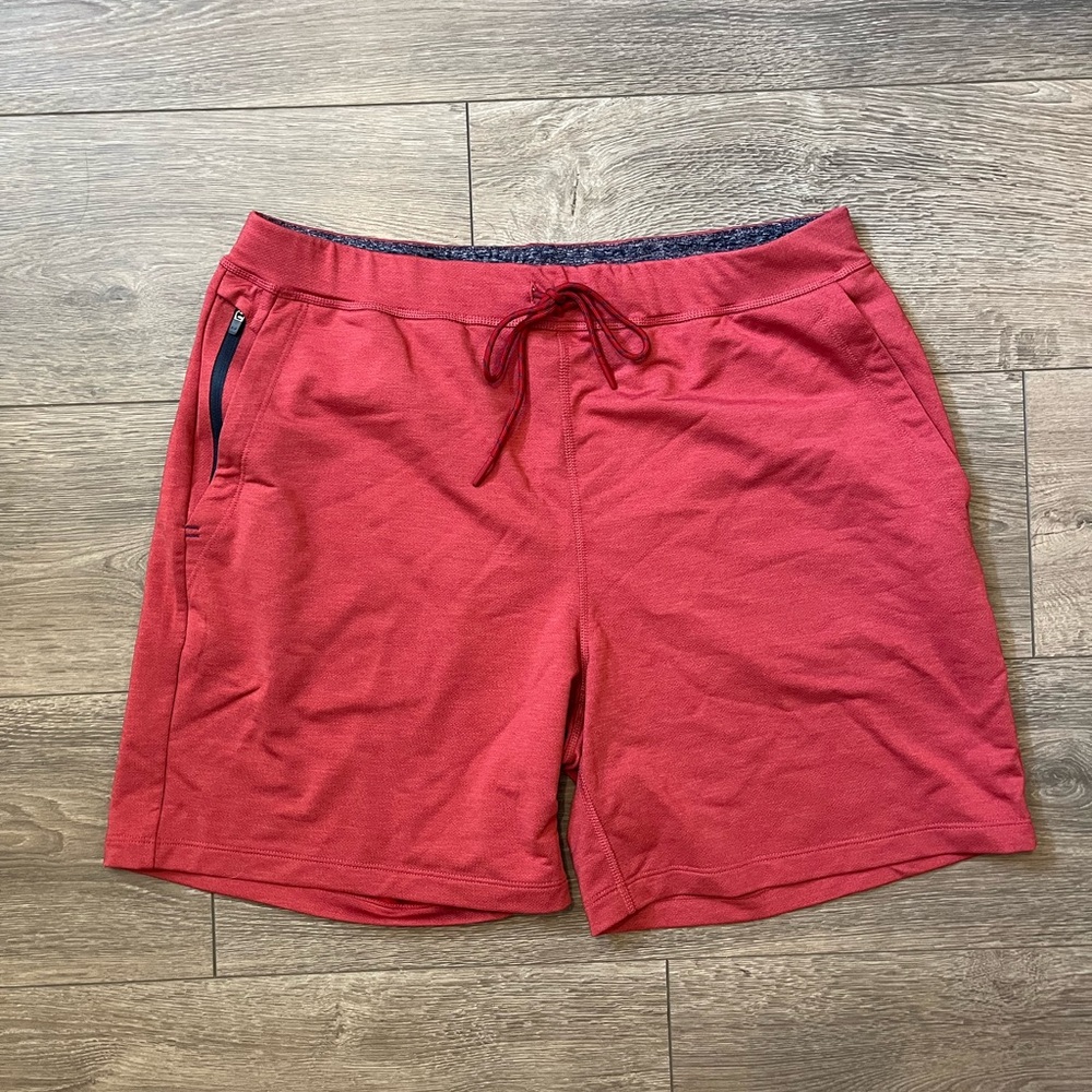 Red Men's Casual Shorts vineyard vines on the go jobber size large